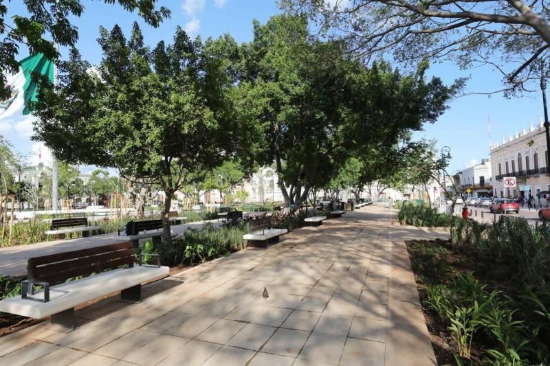 Entregan la Renovación de la Plaza Grande de Mérida 1